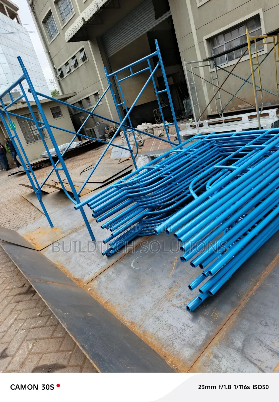 Stable Steel Scaffolding Ladder 2m Height Wide Base Support