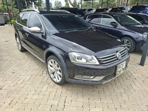Volkswagen Passat 2012 Blue