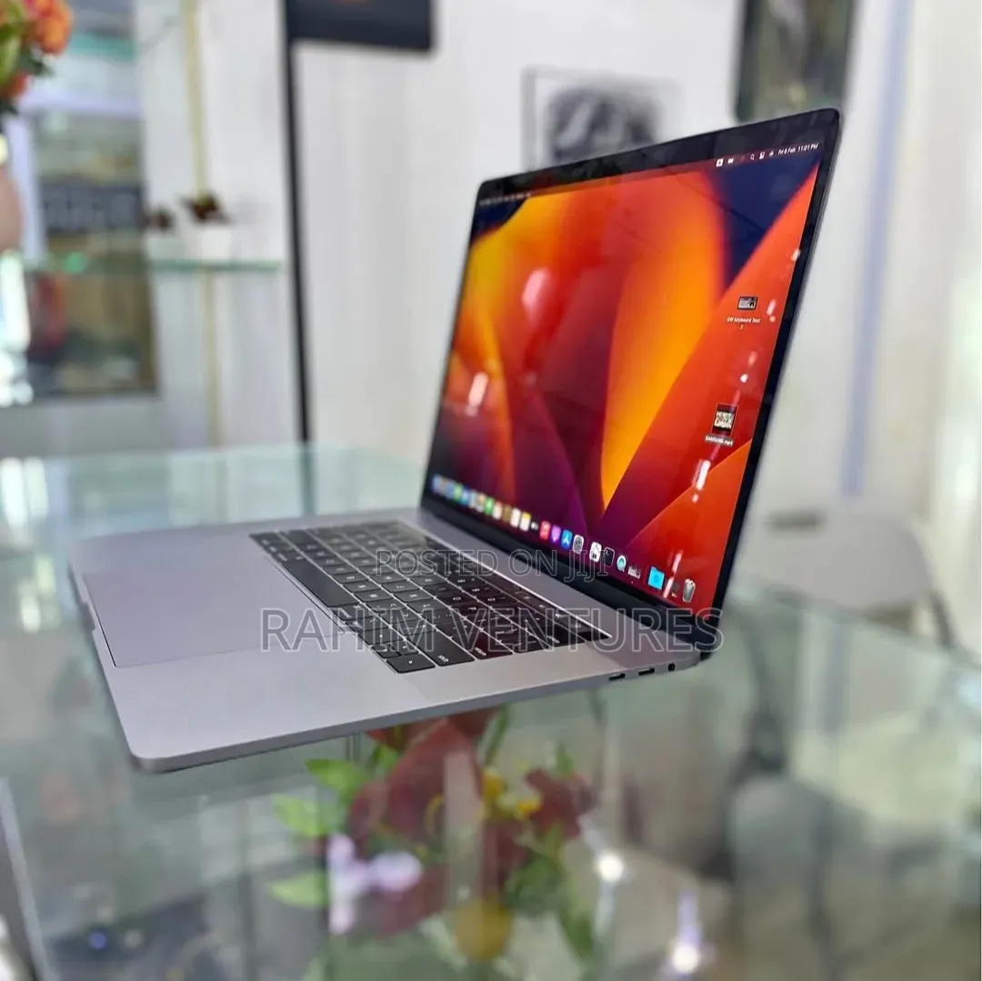 Laptop Apple MacBook Pro 2018 32GB Intel Core i7 SSD 512GB