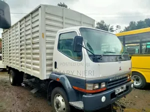 Mitsubishi Fh 215 Truck 2015 White