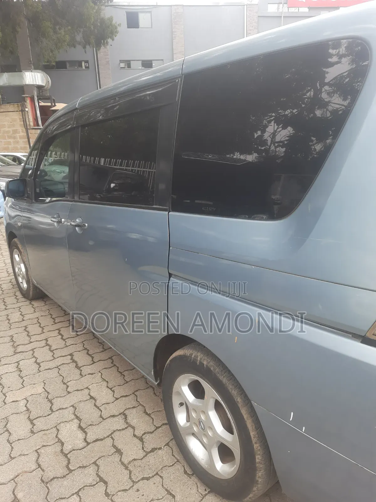 Nissan Serena 2013 Blue