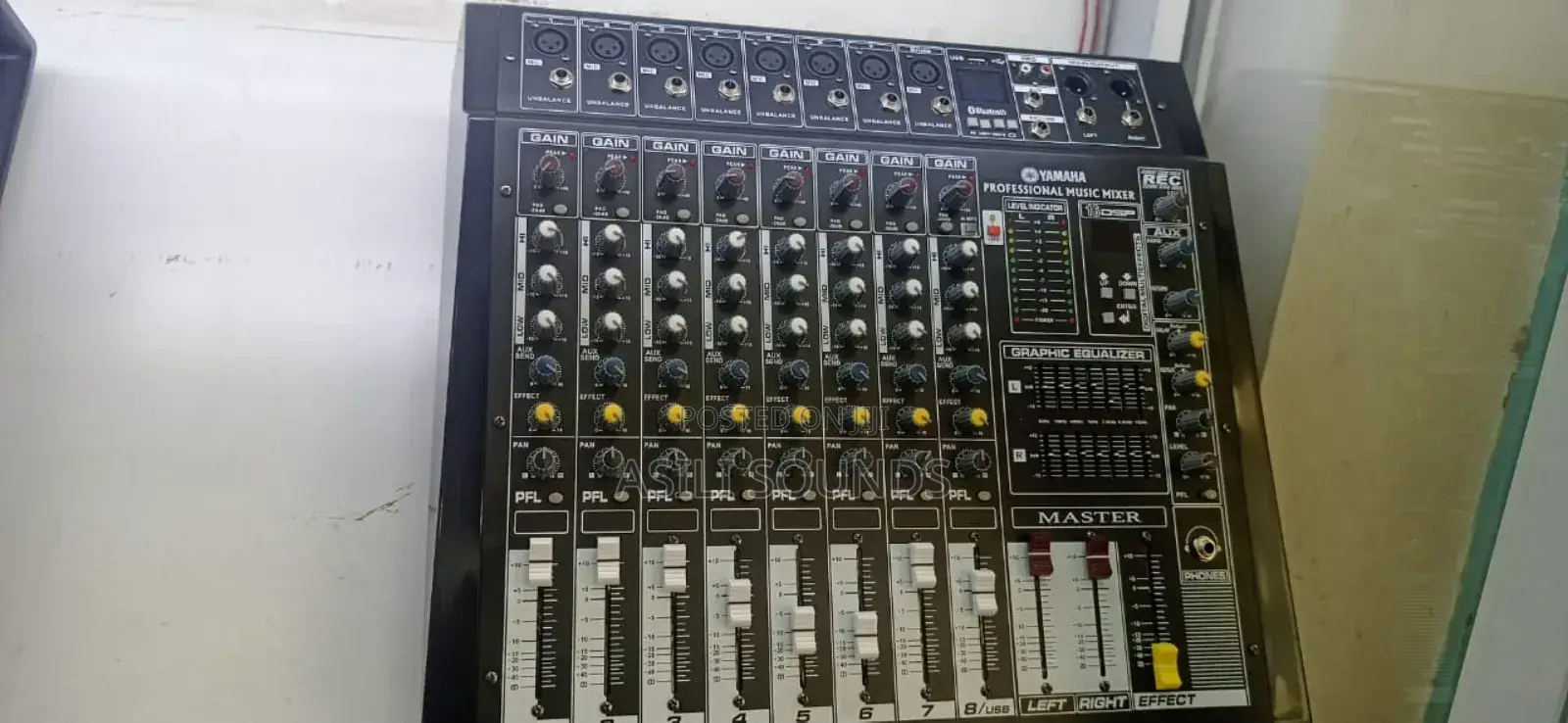 Powered 8 Channels Mixer