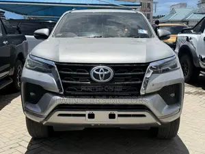 Toyota Fortuner 2.8 D AWD 2019 Silver