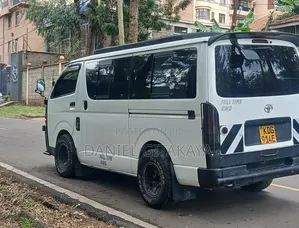 Toyota HiAce 2014 White