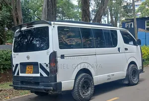 Toyota HiAce 2014 White