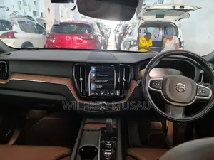 Volvo XC60 2019 Blue