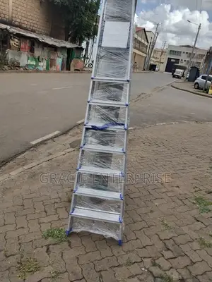 8 Step Aluminum Ladder