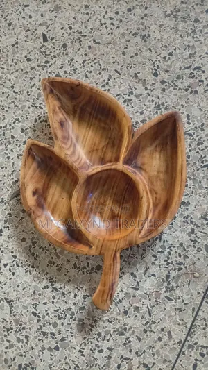 Handcrafted Wooden Leaf Plate / Partitioned Plate