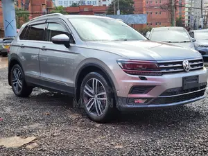 Volkswagen Tiguan 2.0T S AWD 4MOTION 2019 Beige