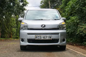 Toyota Voxy 2012 Silver