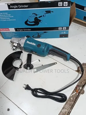 Makita Grinder 9 Inch