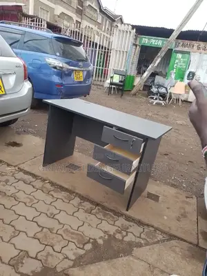 0.9m Grey Office Desk
