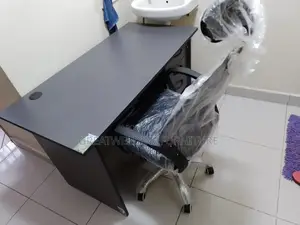 0.9m Grey Office Desk With a Black Swivel Mesh Office Chair K