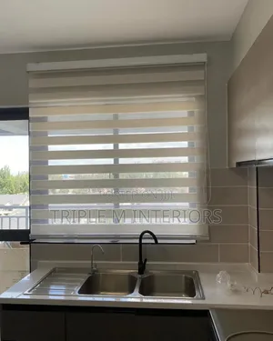 Practical Kitchen Window Blinds With Smooth Tilt Control