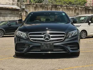 Mercedes-Benz E200 2018 Black
