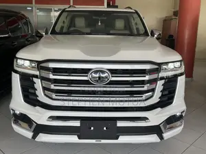 Toyota Land Cruiser LC300 2024 White