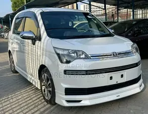 Toyota Spade 2019 White