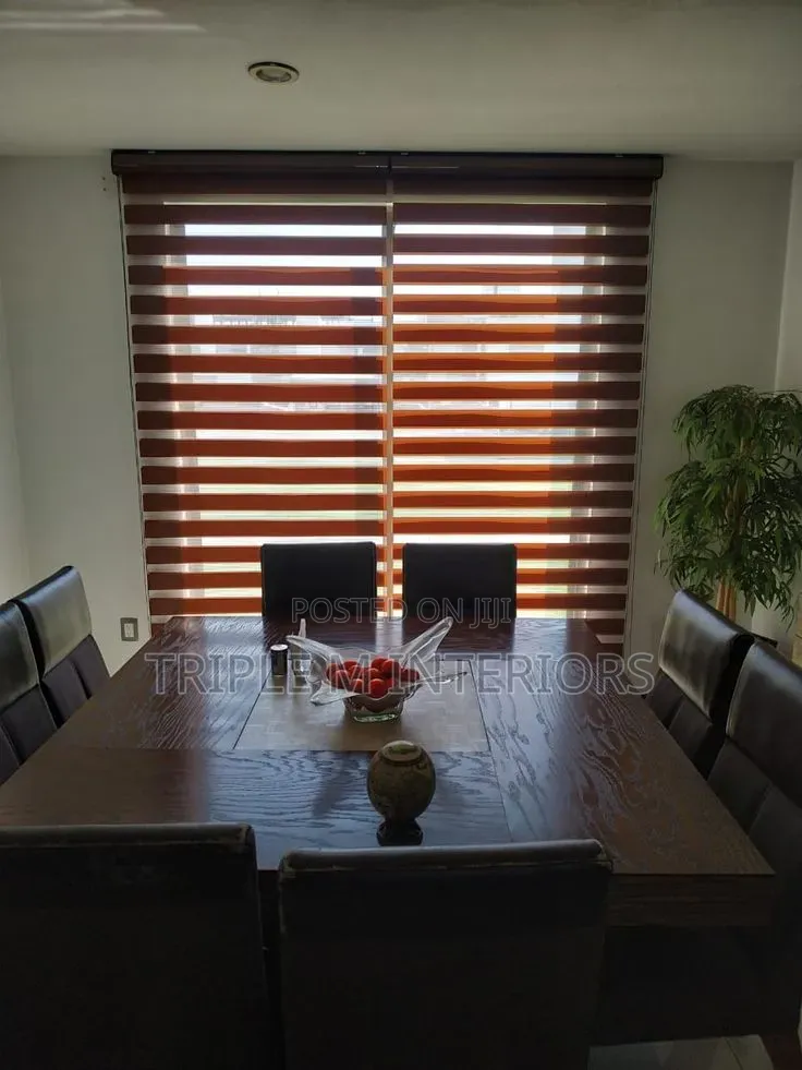 Refined Horizontal Blinds for a Clean Interior