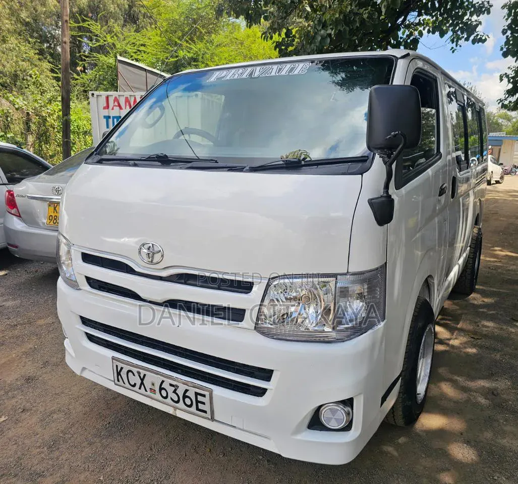 Toyota HiAce 2013 White
