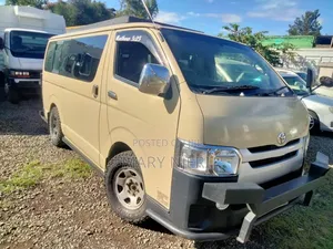 Toyota HiAce 2015 Beige