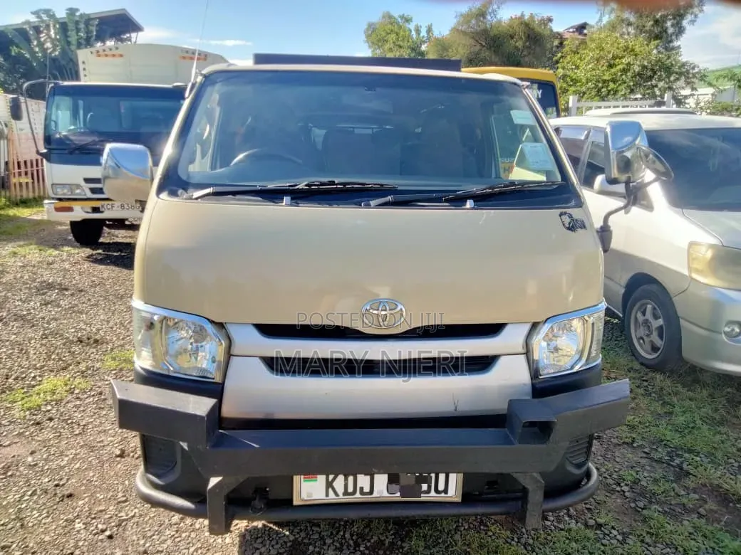 Toyota HiAce 2015 Beige