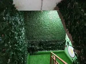 Dense Green Boxwood Fence Panels for Modern Spaces