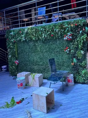 Decorative Green Boxwood Panels for Outdoor Fencing
