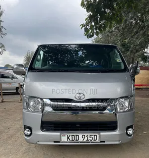 Toyota HiAce 2014 Silver