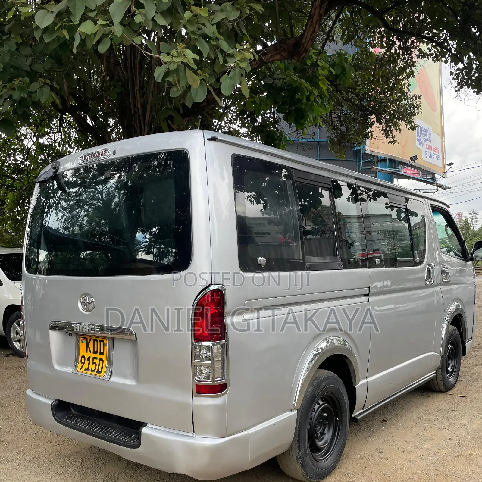 Toyota HiAce 2014 Silver