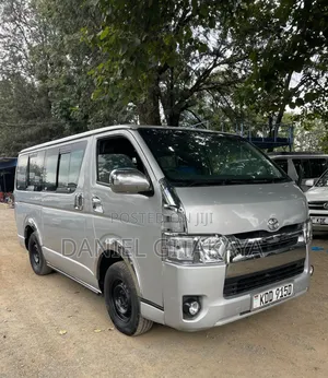 Toyota HiAce 2014 Silver
