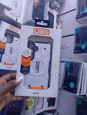 Magsafe Uag Pathfinder for Samsung Galaxy S24/25, White