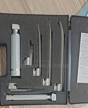 5 Blades Laryngoscope With Straight Blades (Miller Type)