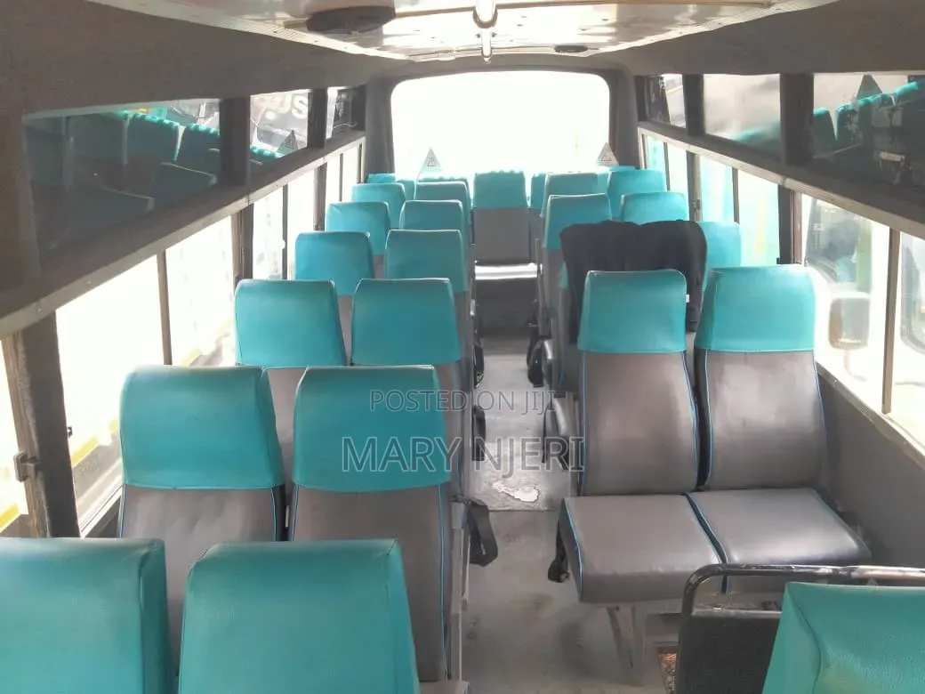 Isuzu Executive Bus 2008 Yellow