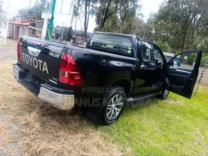 Toyota Hilux 2019 Black
