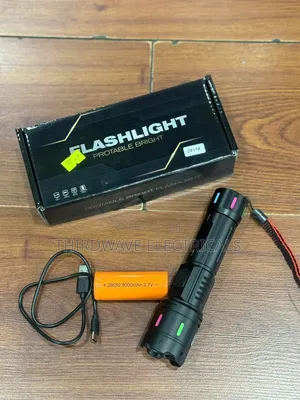Modern Rechargeable Led Flashlight Torch As8