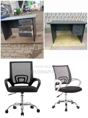 Modern Desk Equipped With Ergonomic Mesh Office Chair JPN