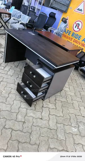 Executive Imported Modern Office Desk 1400mm Gray/Black