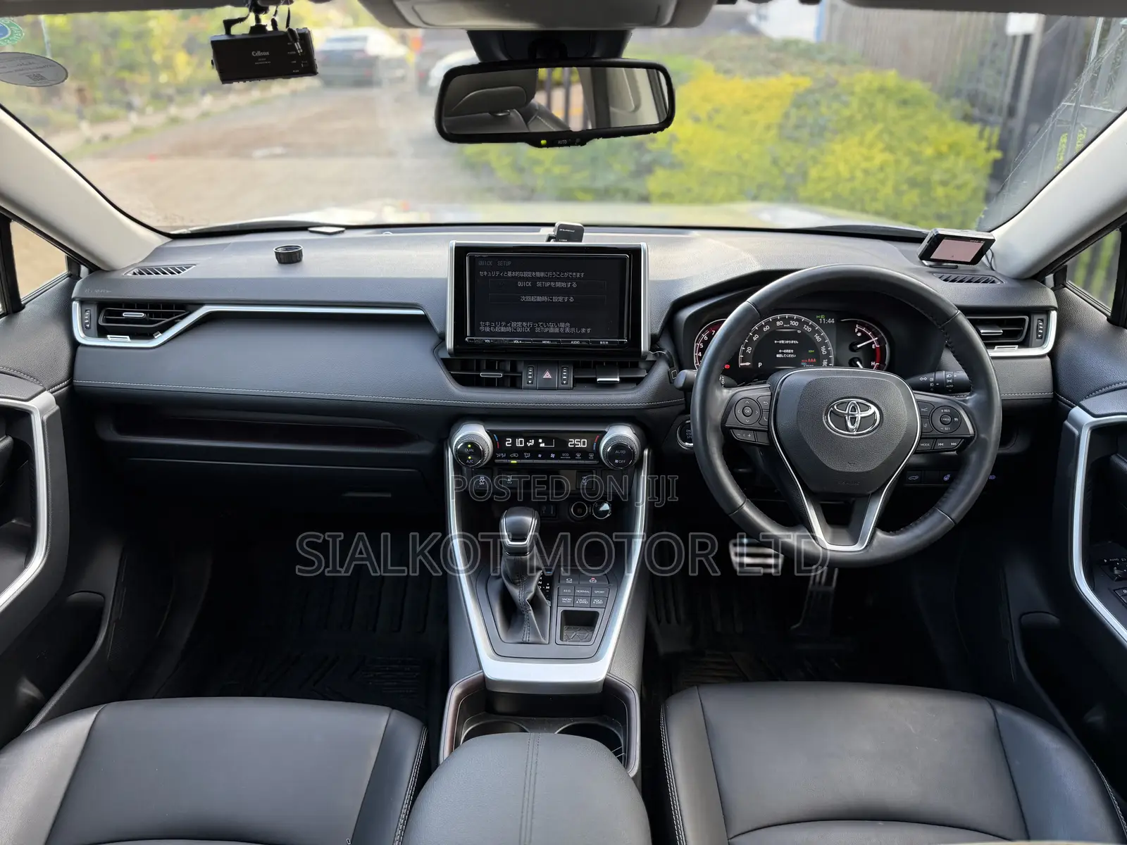 Toyota RAV4 LE AWD 2019 Silver
