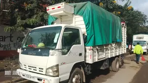 Isuzu Truck NPR 4.3 Diesel on Quick Sale