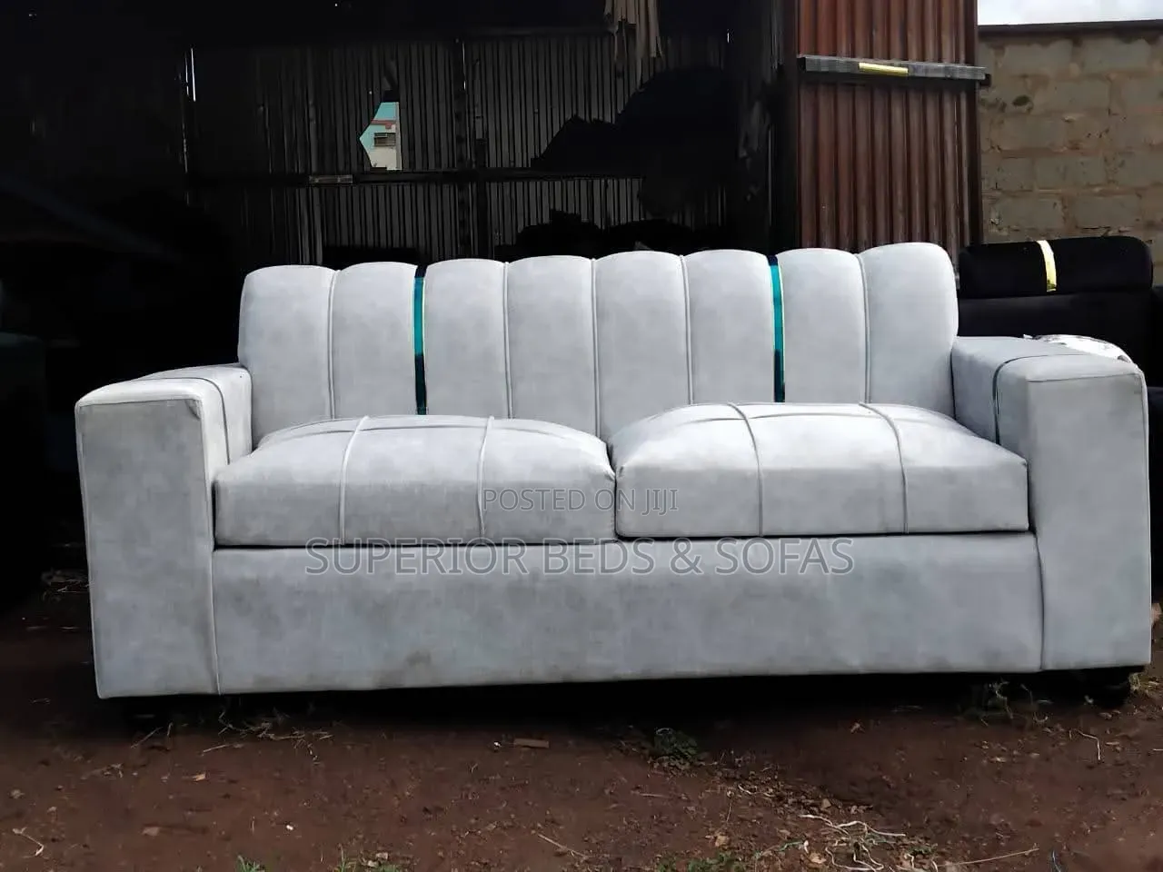 White/Cream 3 Seater Sofa Pay on Delivery.