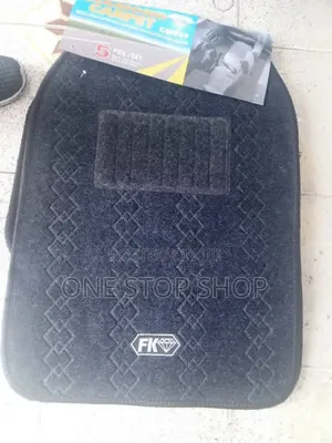 Woolen Style Grey Mats With Diamond Weave Pattern