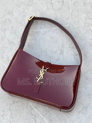 Saint Laurent Le 5 À 7 Hobo Bag
