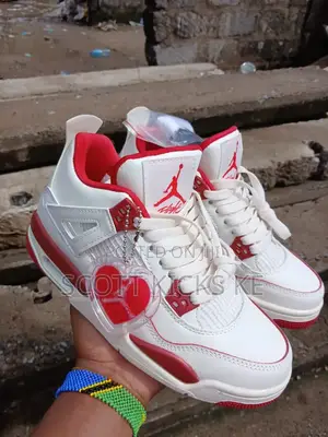 Air Jordan 4 Valentine