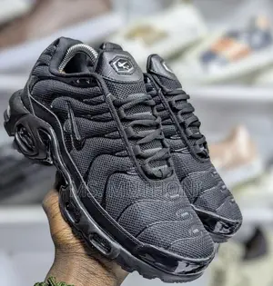 Black / White Nike Air Max Plus Tn Sneakers Size 39-45