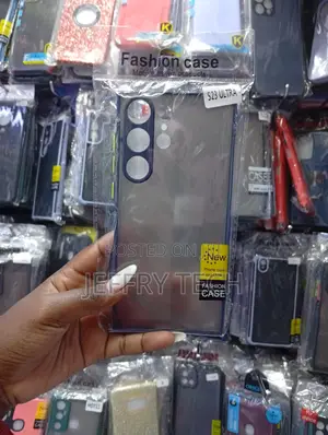 Translucent Matte Protective Case for the Samsung Galaxy S23 Ultra.