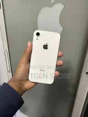 Apple XR 64 GB White