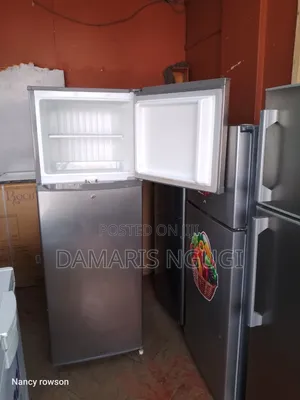 Von Hotpoint Double Door Fridge