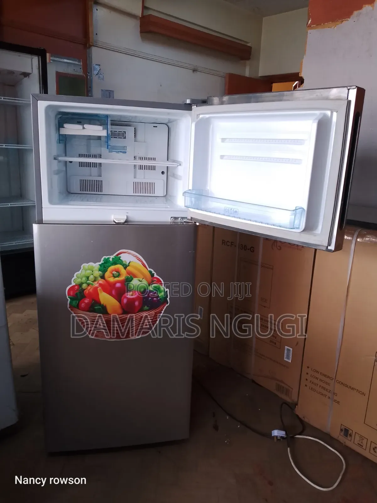 Von Hotpoint Top Freezer Mount Refrigerator