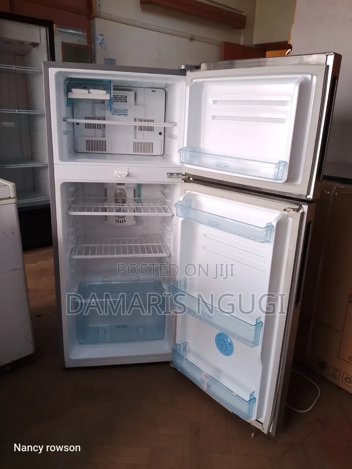 Von Hotpoint Top Freezer Mount Refrigerator