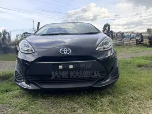Toyota Aqua 2018 Black
